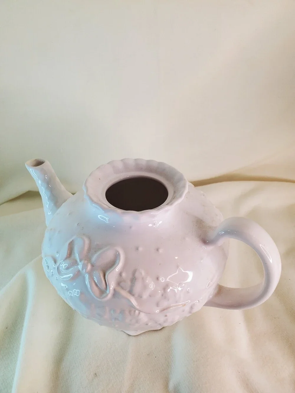 Lynn Hollyn Porta white ceramic teapot